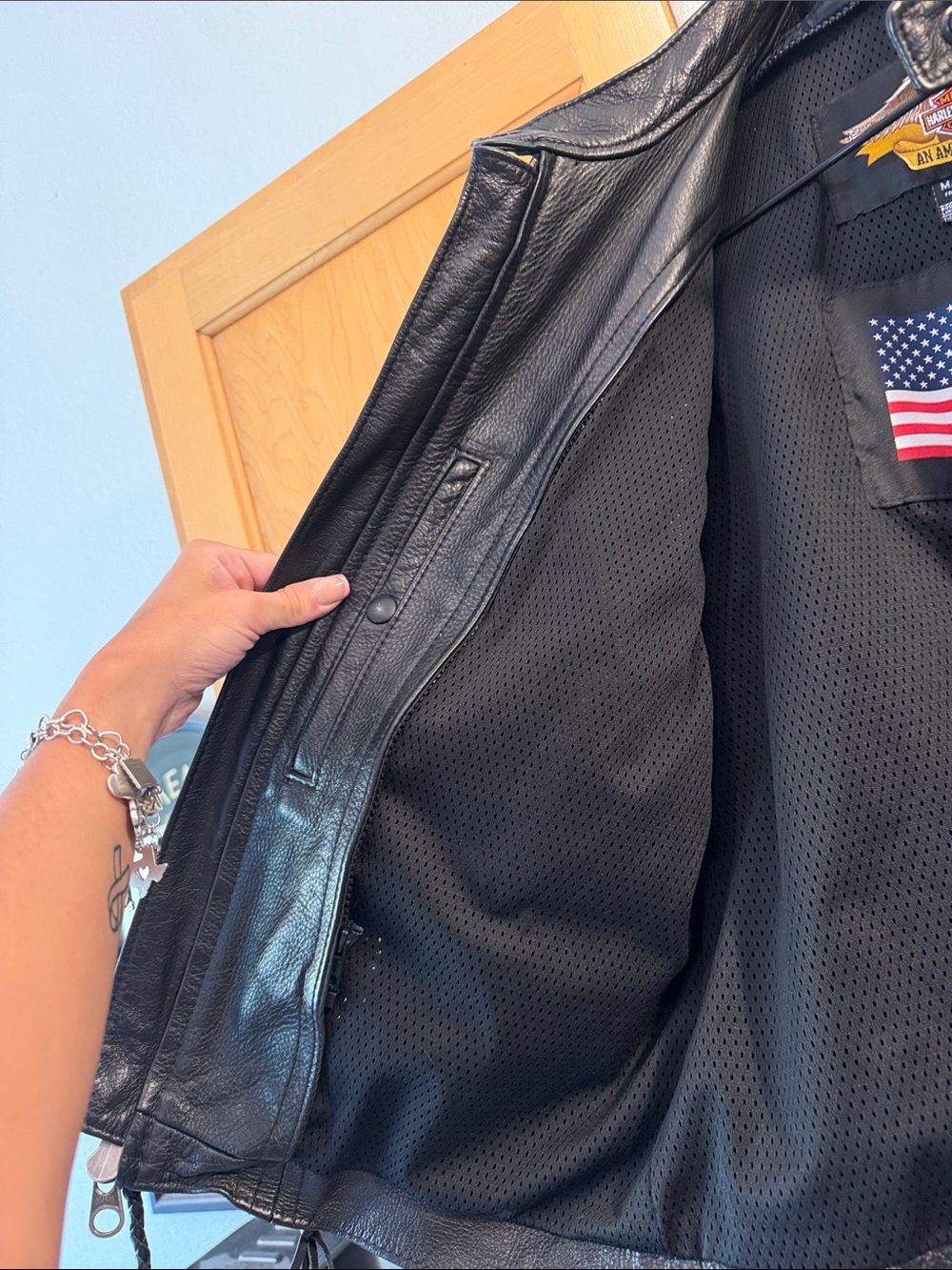 Harley Davidson Women’s Leather Jacket size L - Picture 4 of 11